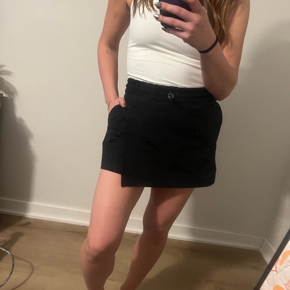Black waterproof skort - stretch tech